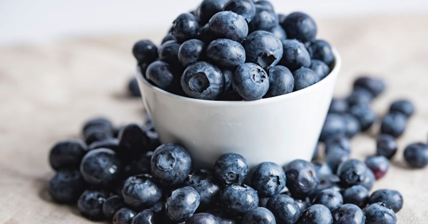 5 Ways Blueberries Trick Your Body Into Burning Fat