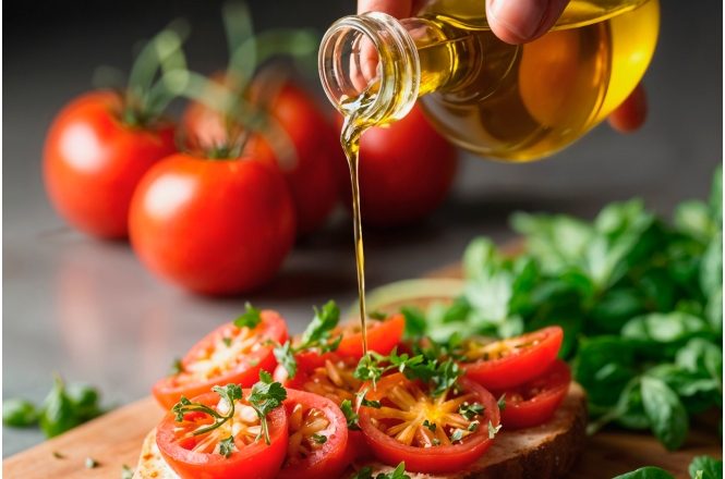 Extra Virgin Olive Oil Could Boost Brain Power Through the Gut Microbiome, Study Finds