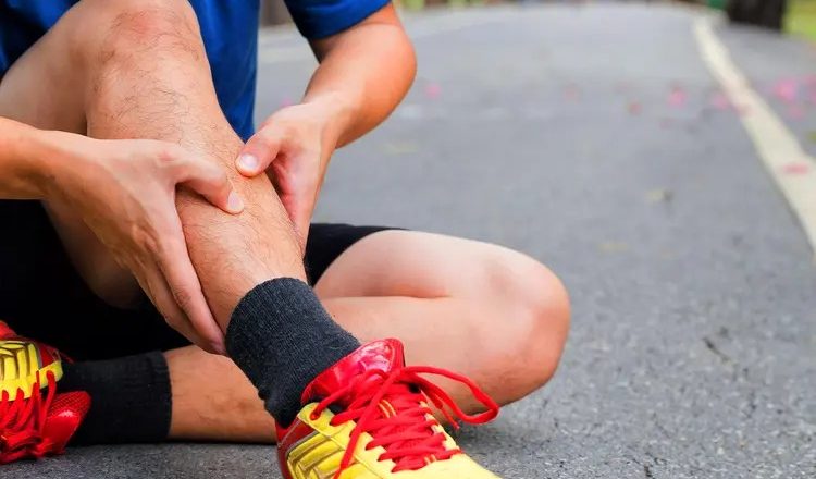 How Overtraining and Poor Footwear Lead to Shin Splints